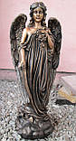 Скульптура в Україні. Надгробний Ангел з трояндами з полистоуну 57 см, фото 6
