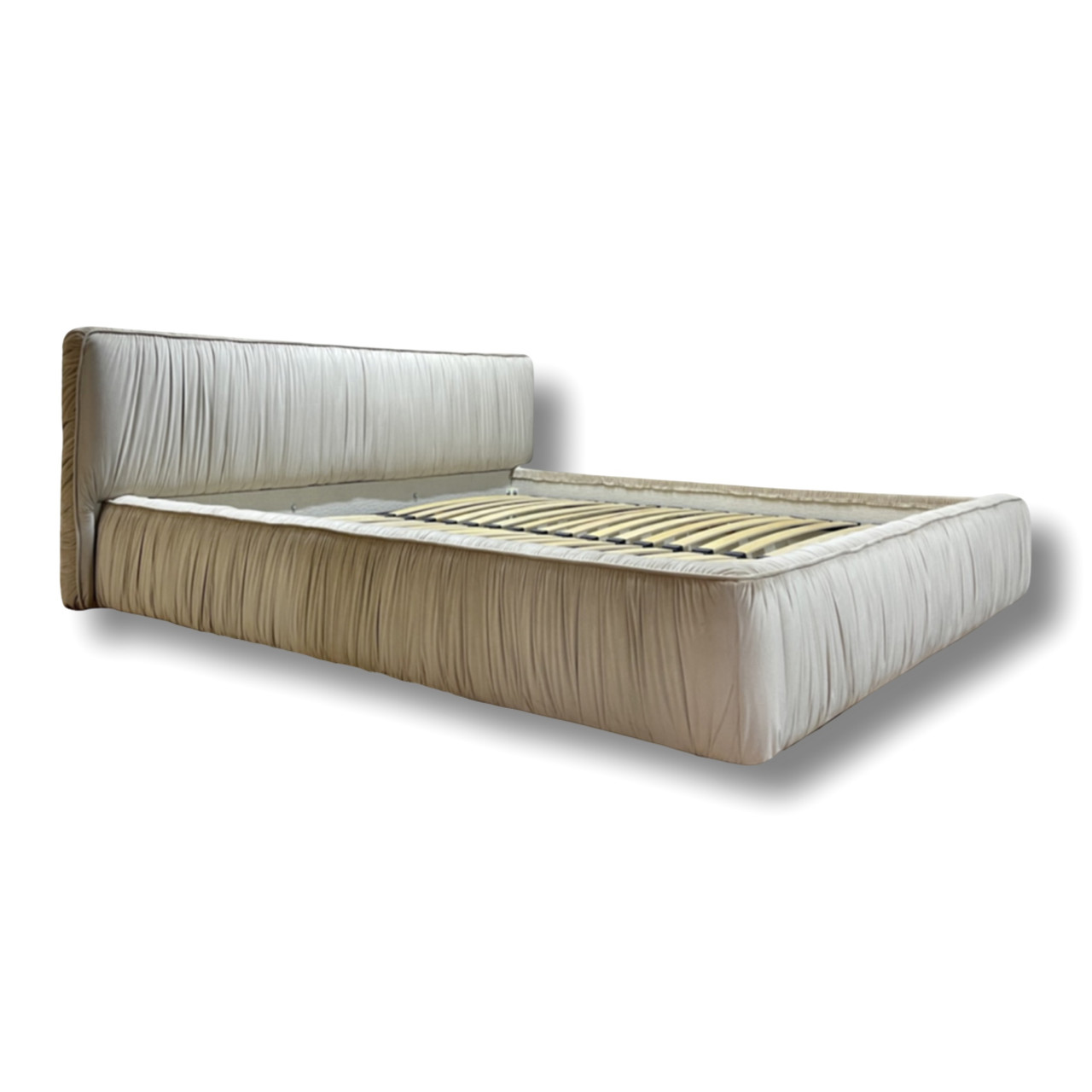 Двоспальне ліжко м'яке софт на подіумі MeBelle PUFFIE 180х200 см, стиль зефірка, світло-бежевий велюр