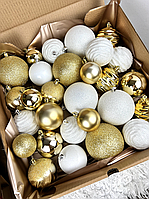 Набор новогодних игрушек 27 шт. белый с золотым в подарочной коробке