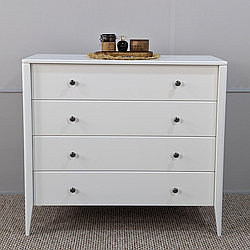 Білий комод "Хюгге" з натурального дерева у скандинавському стилі