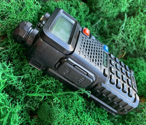 Портативная рация Baofeng UV-5R, тактическое устройство повседневного пользования, охоты рыбалки, SP19 - фото 1 - id-p1687176117