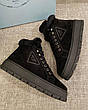 Жіночі зимові короткі чорні замшеві черевики кросівки на хутрі овчина Prada з логотипом Прада з хутром, фото 7