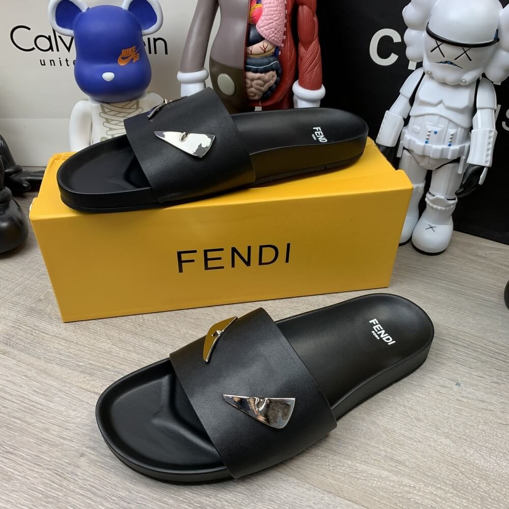Fendi Monster Eyes Black Silver ID 1687524340 1966.50 Prom.ua