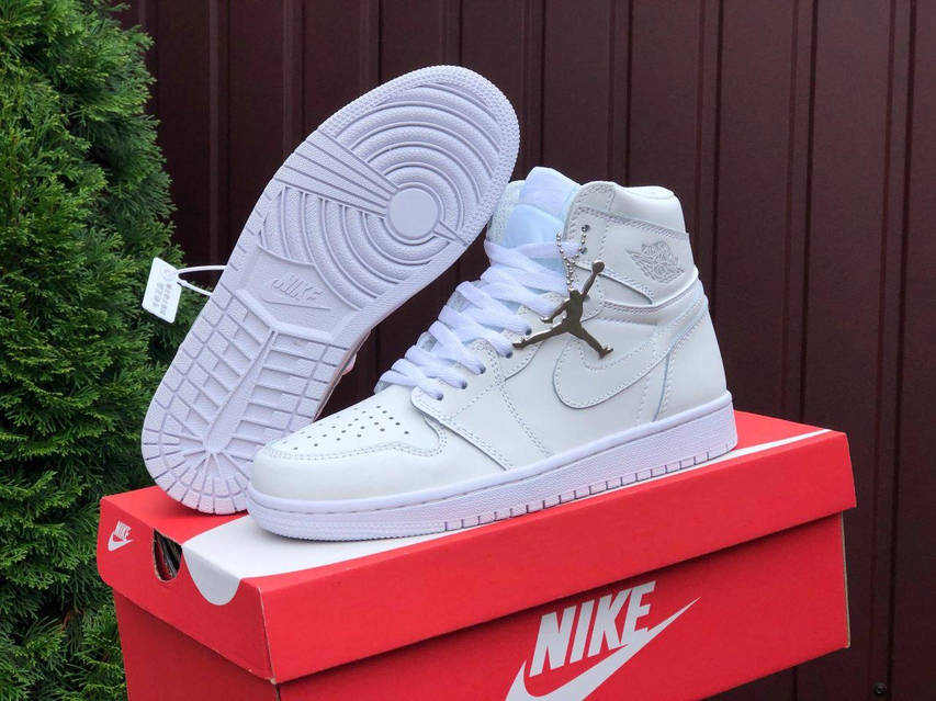 Жіночі білі шкіряні кросівки Nike Air Jordan High. Високі найк аир