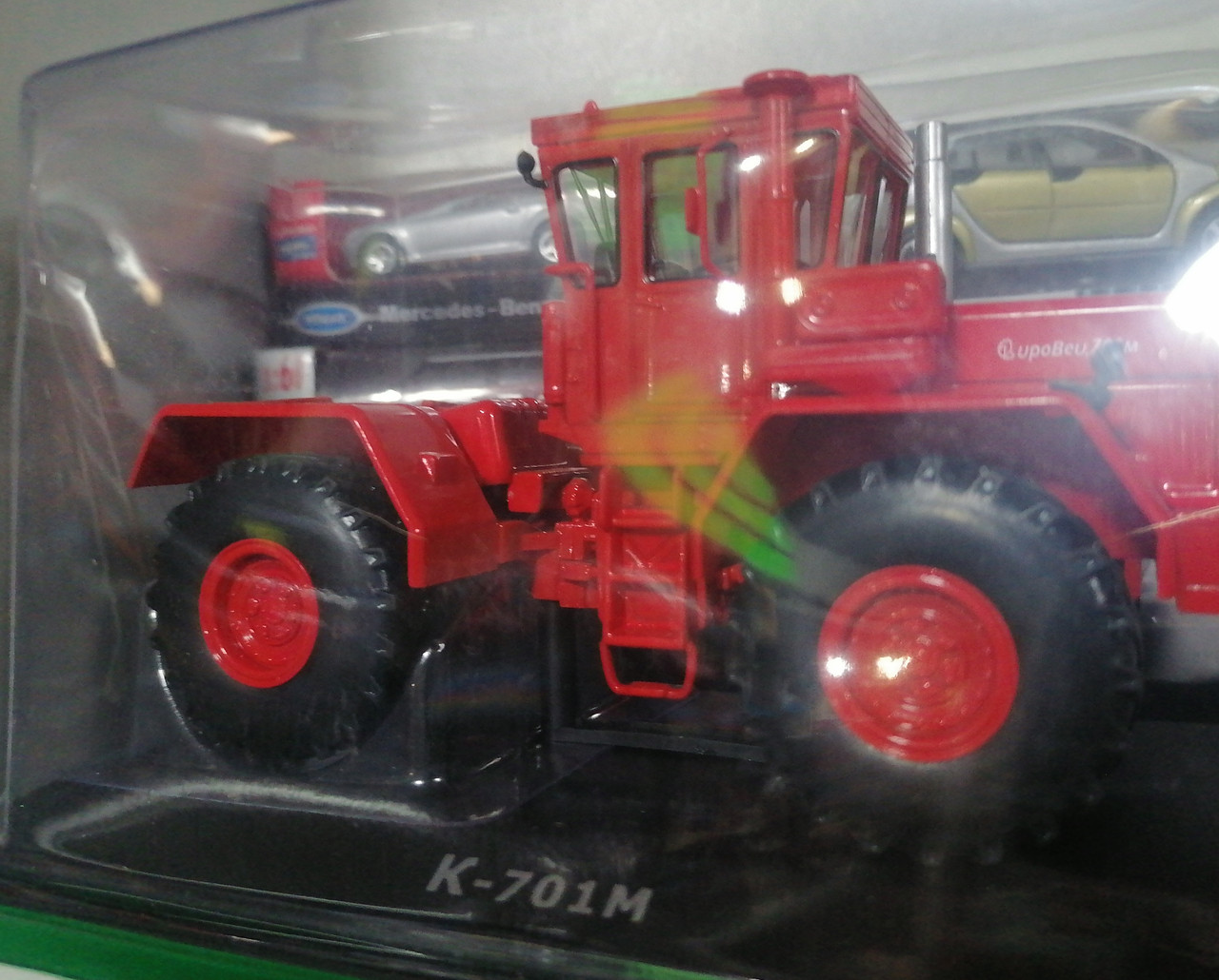 Трактори No141 — К-701М "Кировець"