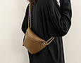 Стильна жіноча сумка з вушками плетений ланцюжок на плече А-1853 Коричнева, фото 6