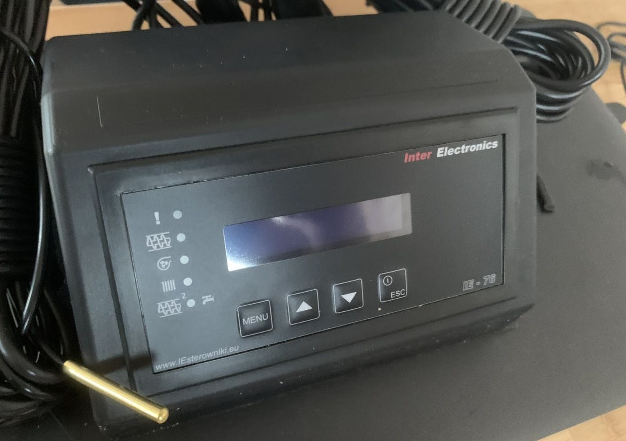 Автоматика ie-70v1IE-70v1 Автоматика для котла з автоматичною подачею і авторозжигом палива.