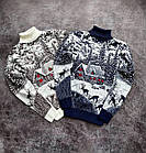 Чоловічий новорічний светр із оленями та будиночками білий із горлом вовняний, фото 6