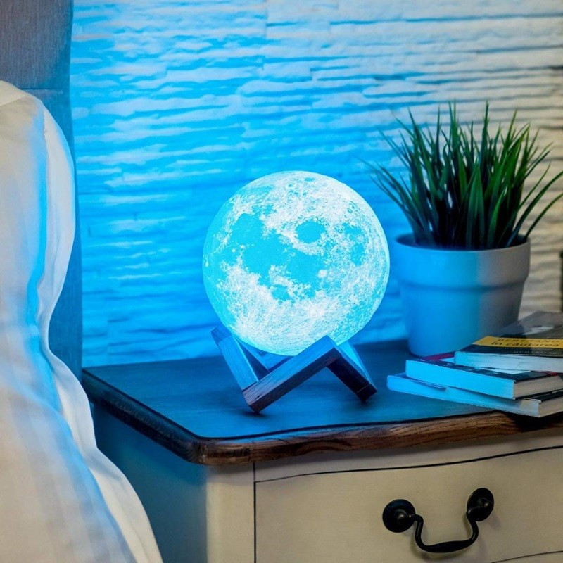 Оригінальний світильник-нічник у формі кулі UFT Magic 3D Moon Light Lamp