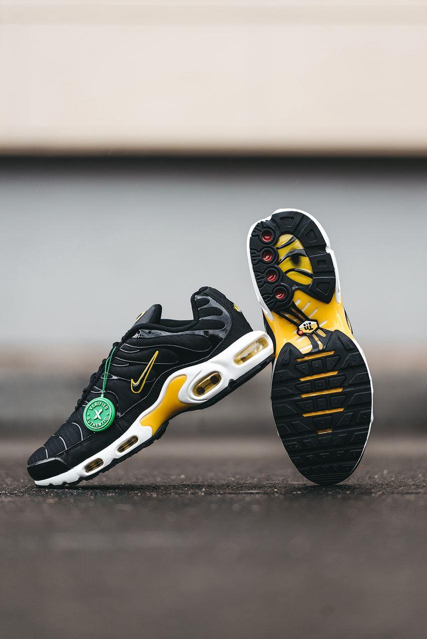 Yellow black cheap air max plus
