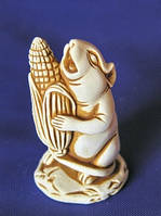 Нецке Щур з кукурудзою