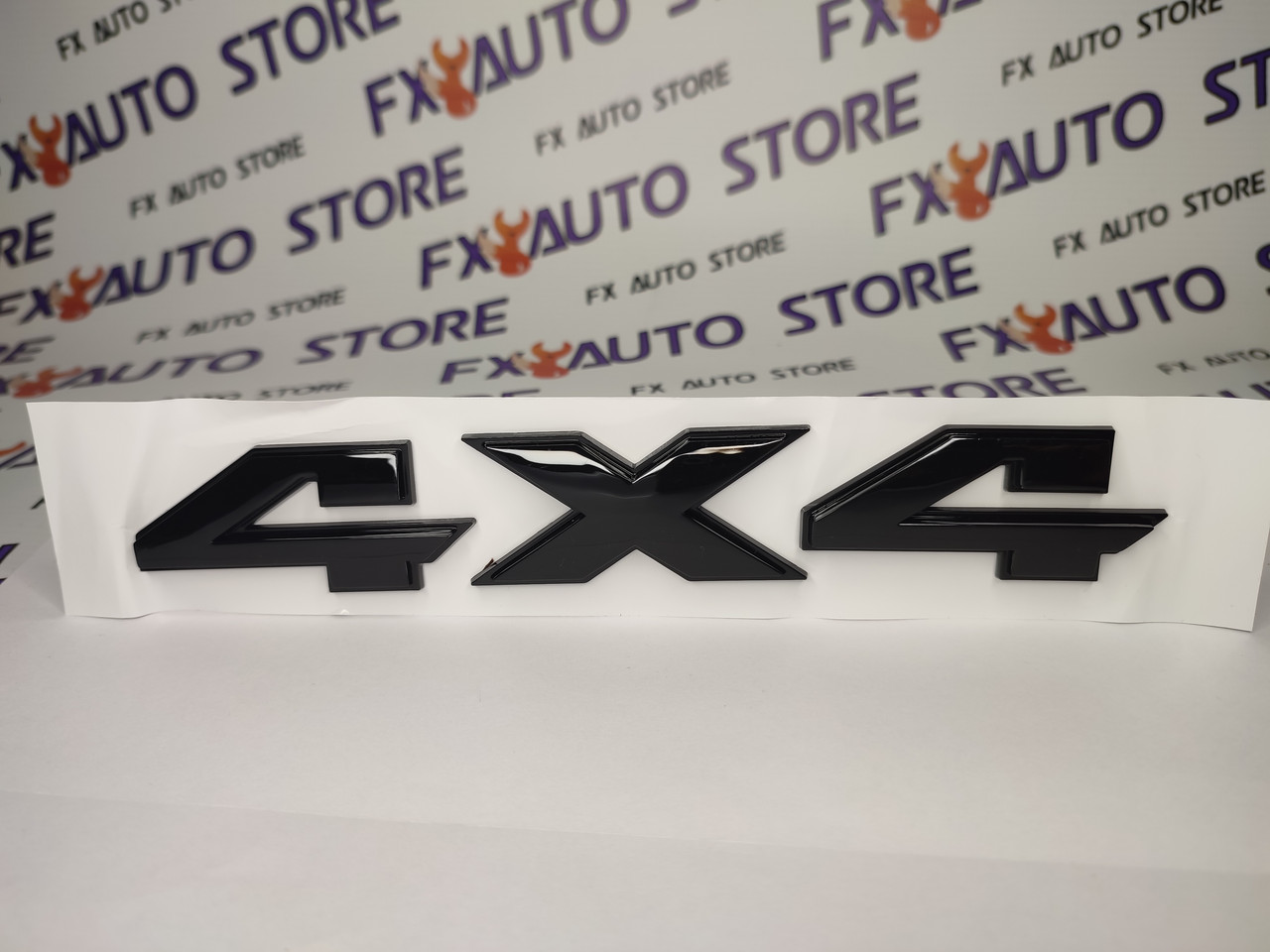 Емблема шильдик логотип  "4 X 4" 210 Х 32 мм Чорна глянцева