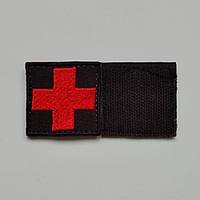 Нашивка красный крест, шеврон медика на липучке