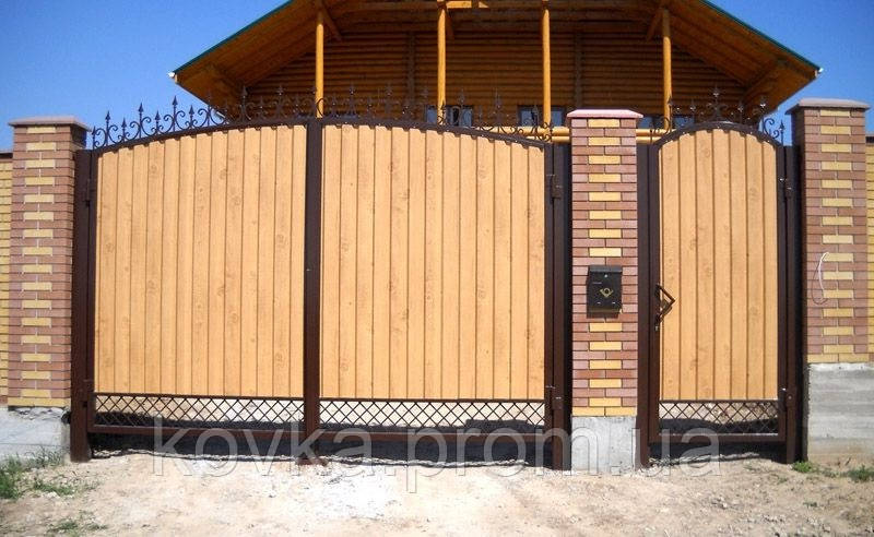Распашные ворота с калиткой из металлопрофиля, код: Р-0101 - фото 2 - id-p598125287
