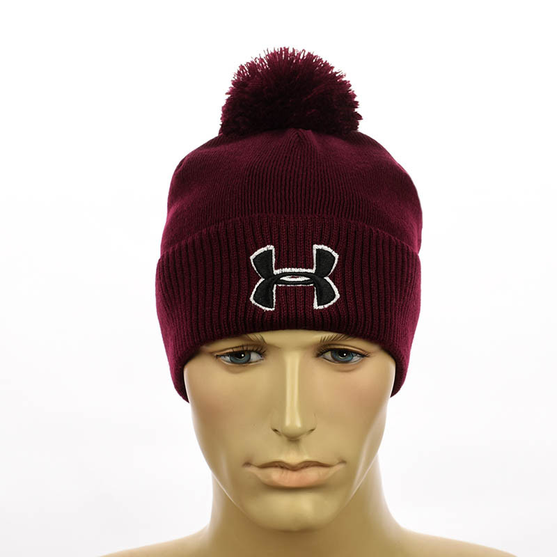 Молодіжна чоловіча шапка .