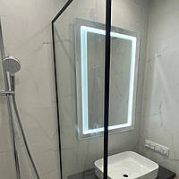 Зеркало настенное прямоугольное в ванную с подсветкой