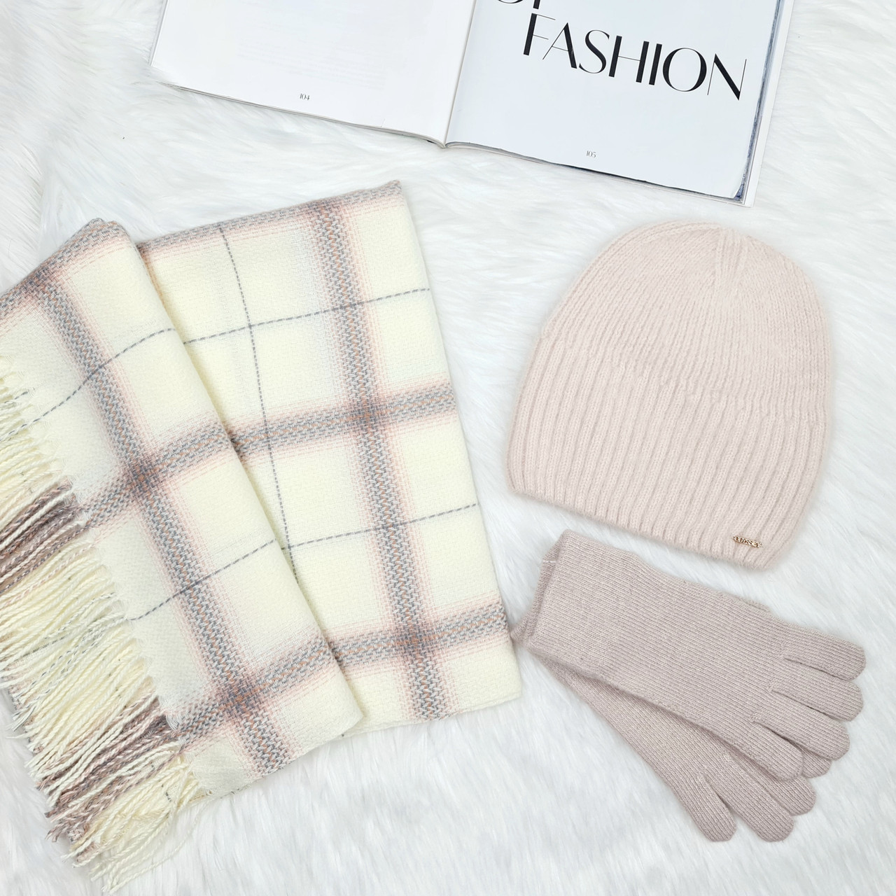 Комплект жіночий зимовий ангоровий на флісі  (шапка+шарф+рукавички) ODYSSEY 55-58 см різнокольоровий 12824 - 8008 - 4074, фото 1