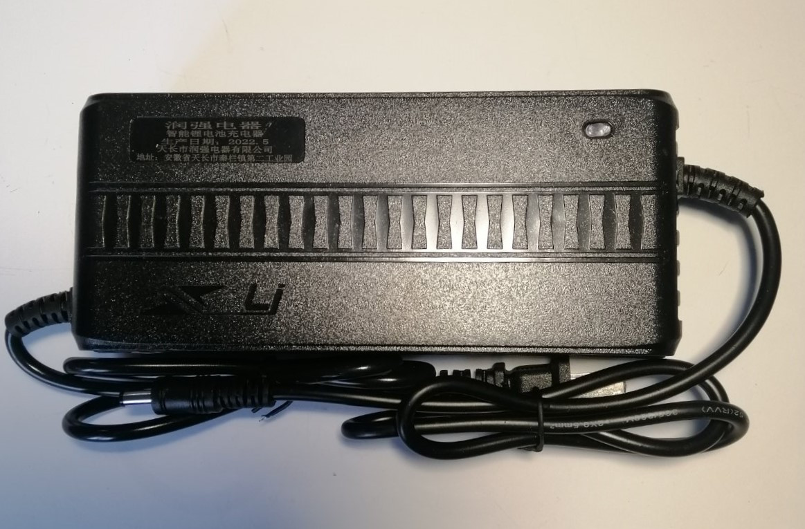 Зарядний пристрій для літієвих акумуляторів 36v 2A