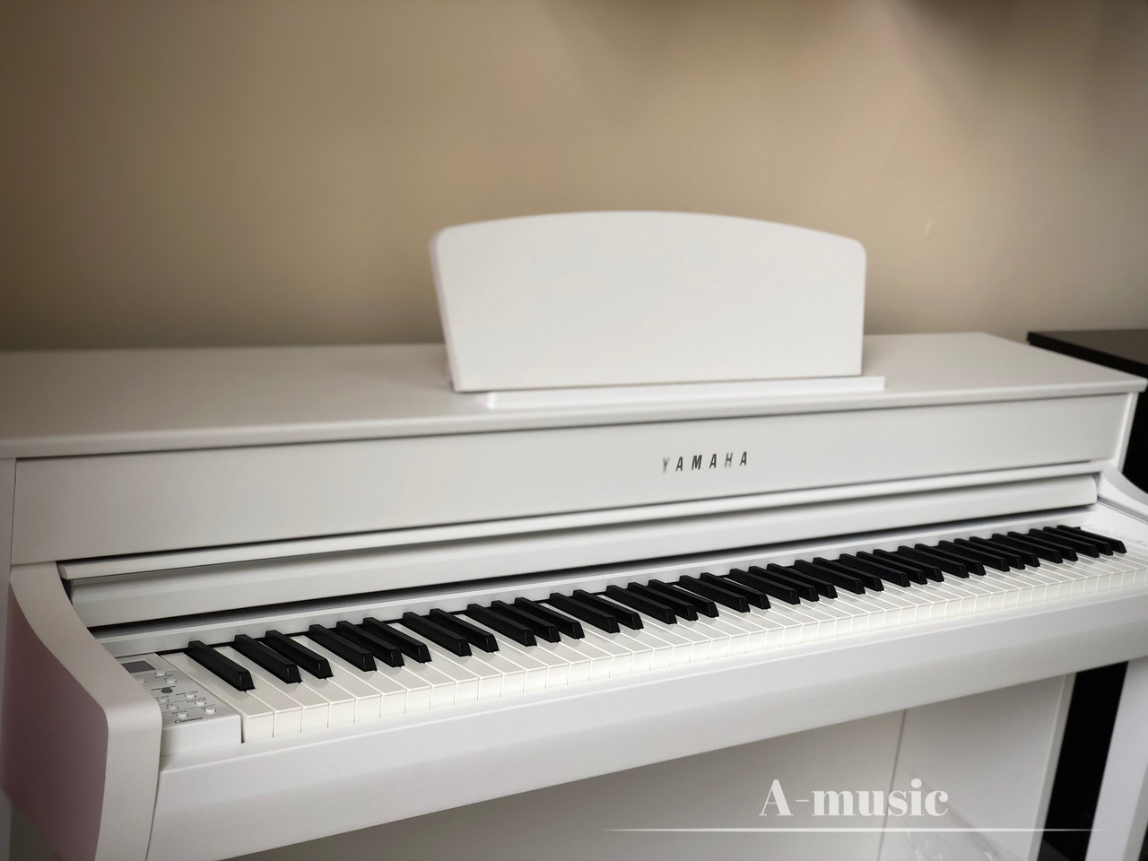 Yamaha clavinova cheap clp 735 white