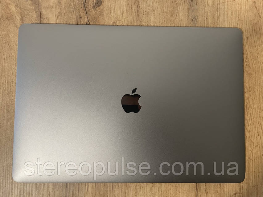 Apple MacBook Pro 15'' A1707 (2016): core i7 2.9GHz/Radeon