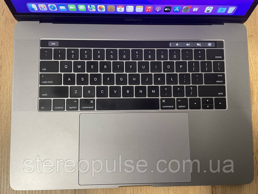 MacBook Pro 15インチ　A1707 2016年モデル Apple MacBook Pro 15'' A1707 (2016): core i7 2.9GHz/Radeon