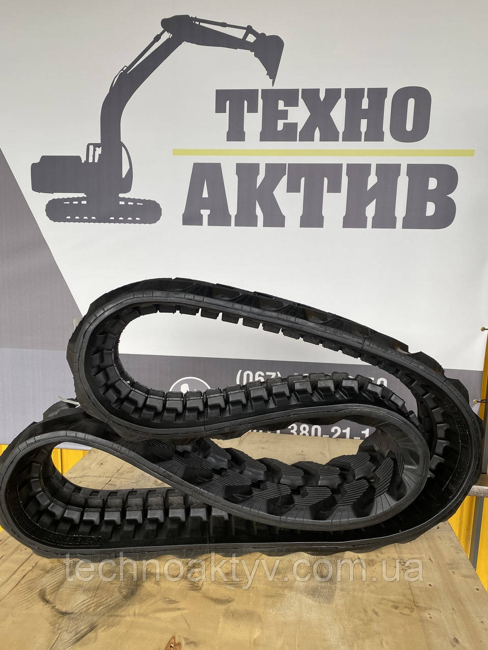 Гумова гусениця 300X109WX41 doosan, hitachi, komatsu, kubota, hyundai, caterpillar, jcb, volvo
