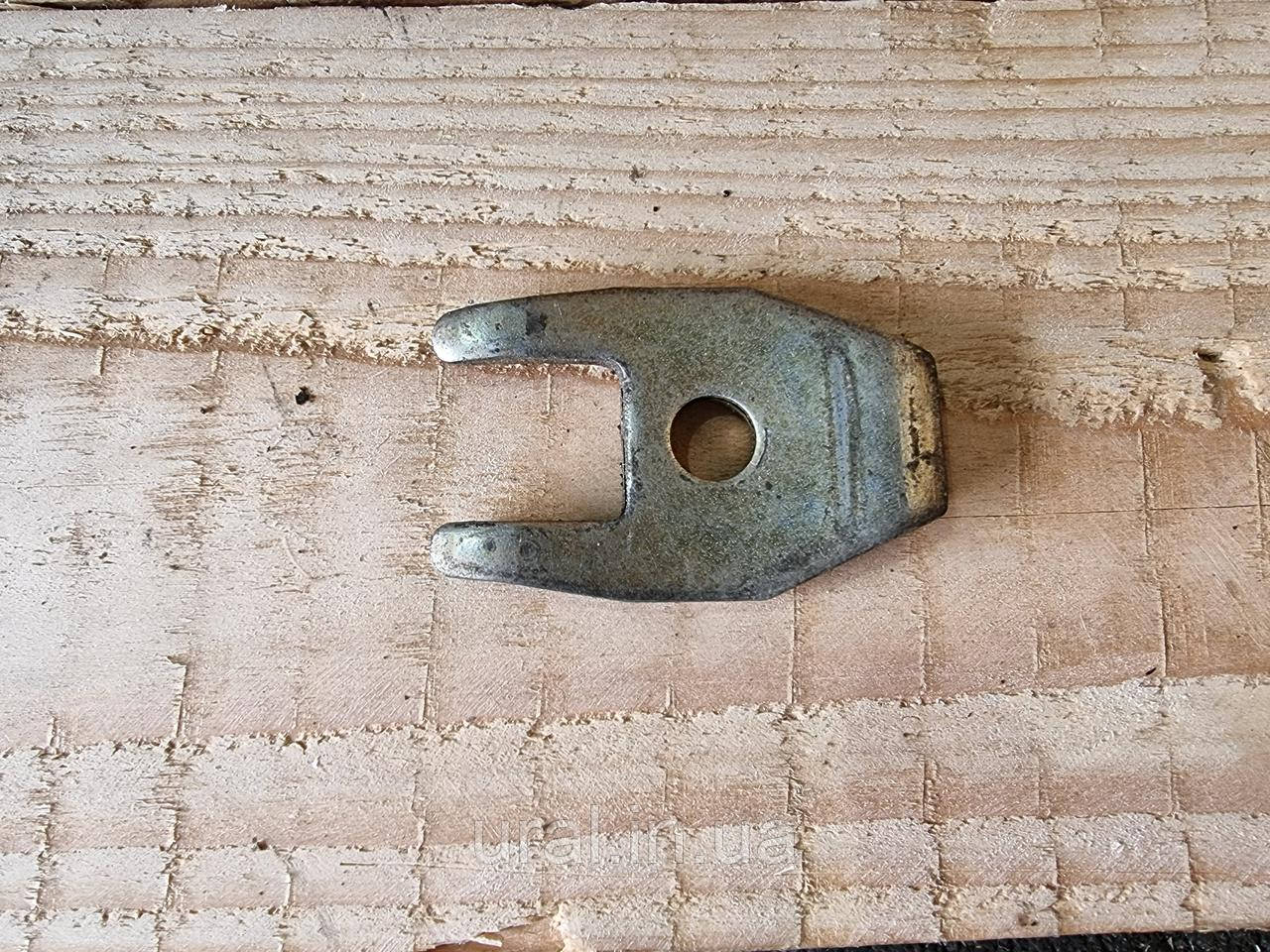 Скоба кріплення форсунки 740-1112163 (ОРИГІНАЛ), фото 1