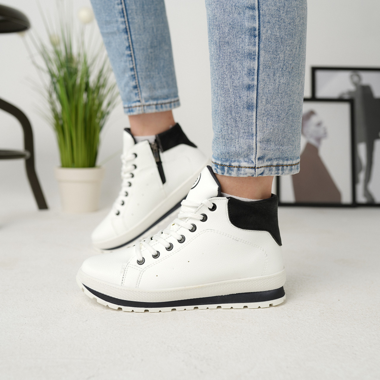 Жіночі білі дутики з якісної еко шкіри