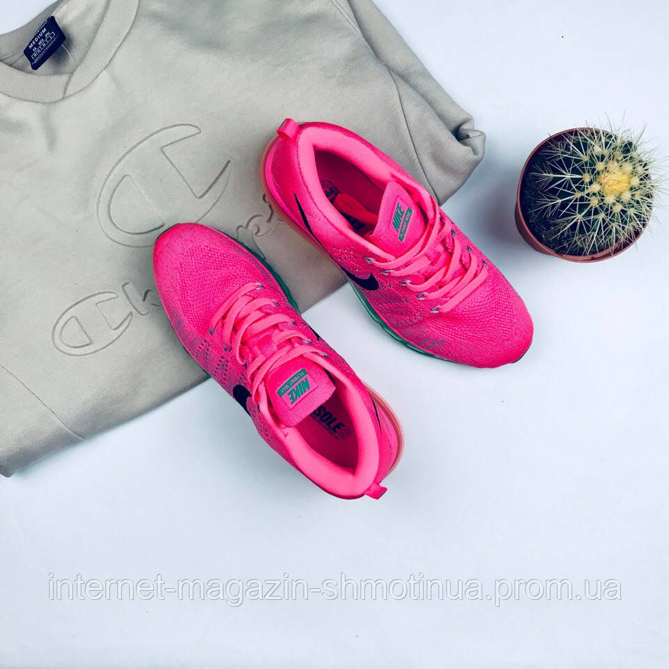 Nike hotsell pink flyknit