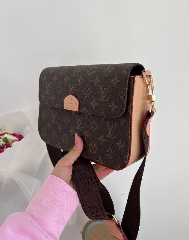 Женская сумка клатч LV brown (коричневая) BONO0614 классная с широким текстильным ремнем с маленькой ключницей - фото 2 - id-p1689808228