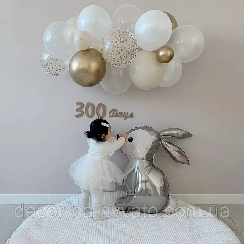 Фотозона на день народження з зайчиком, арка - хмарка з кульок, дитяча фотозона