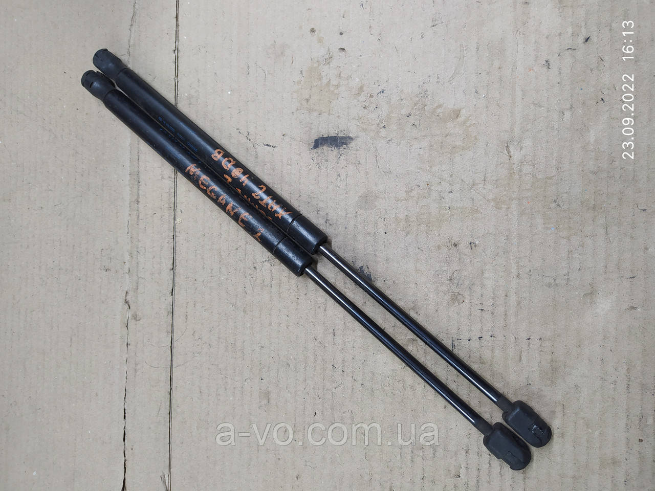 Амортизатор кришки багажника Renault Megane 2 хетчбек 02-09р 8200051750, фото 1