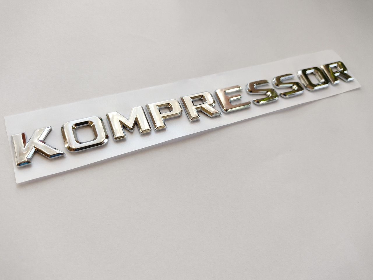 Напис KOMPRESSOR на багажник Мерседес