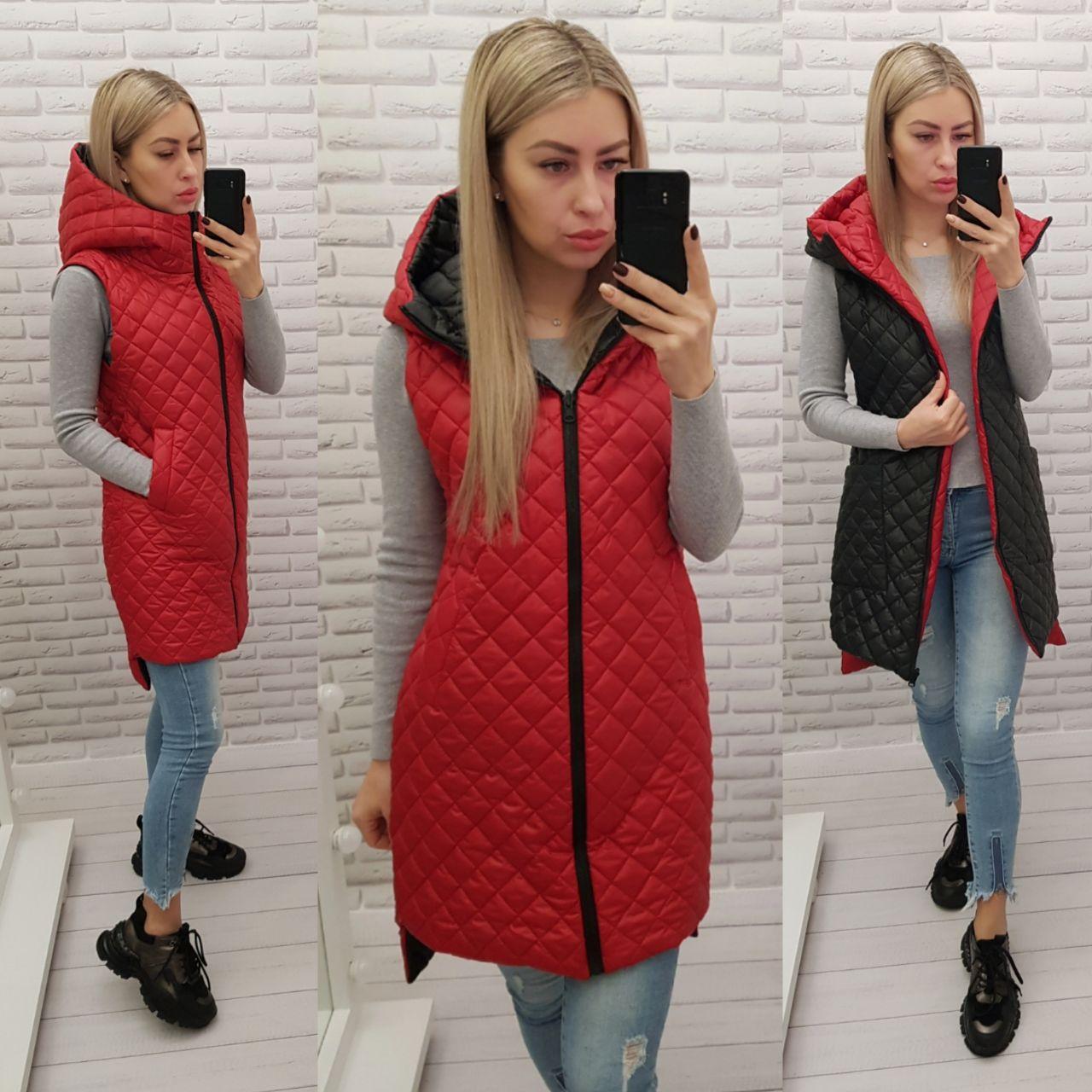 Жилетка безрукавка стьобана з капюшоном двостороння подовжена/чорна+червона арт 813/2