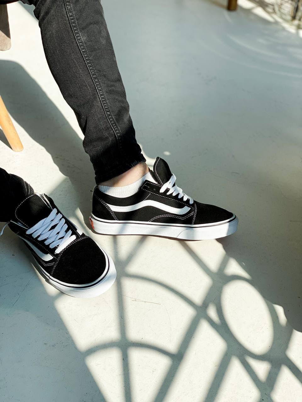 Vans old skool black deals white