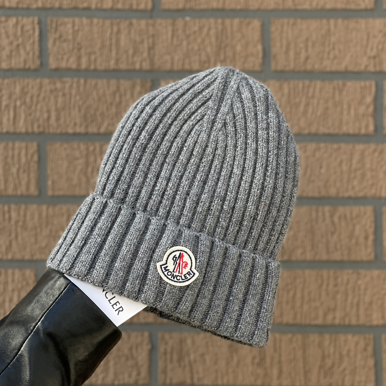 Шапка Moncler сіра