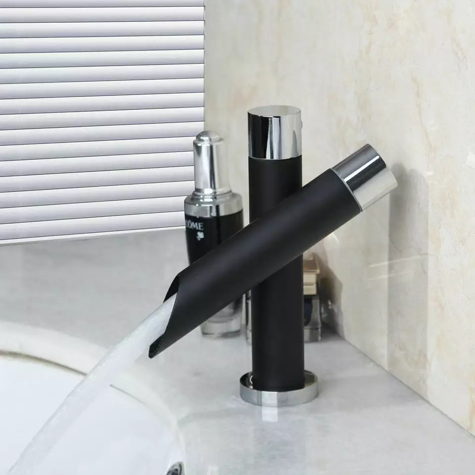 Дизайнерський змішувач у ванну для раковини, одноважільний кран з латуні для холодної та гарячої води Чорний