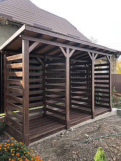 Дровниця з натурального дерева