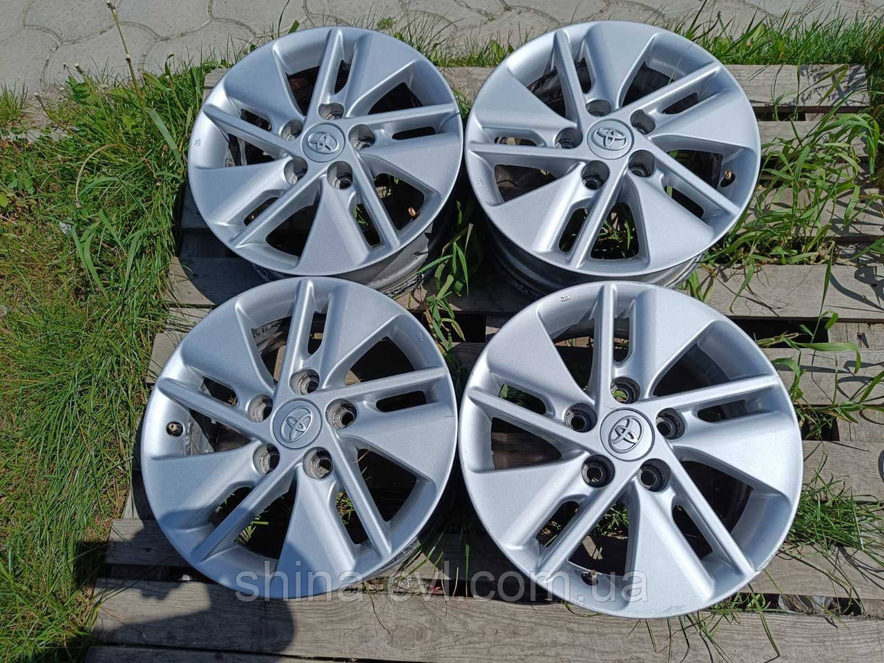 Диски 5.114.3 R15 6.5J ET40 DIA60.1 TOYOTA AVENSIS/PRIUS, фото 1