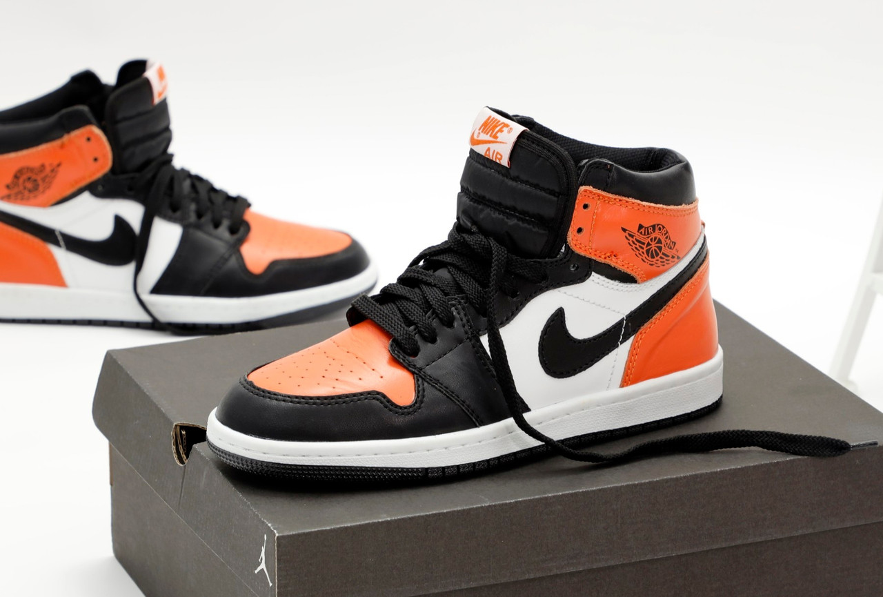 Чоловічі високі Кросівки Nike Air Jordan 1 Retro