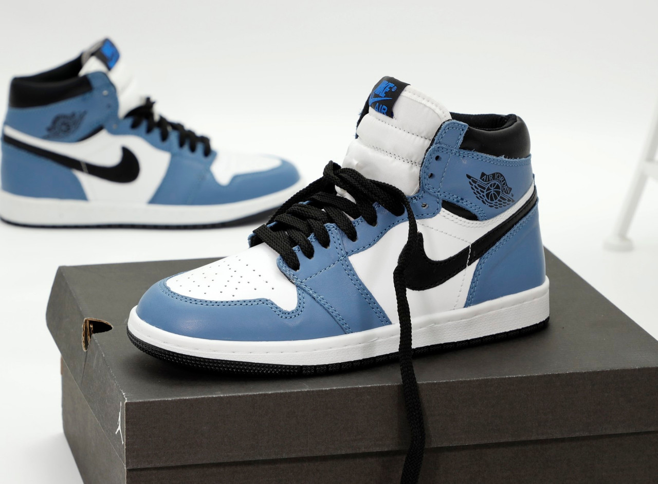 Чоловічі Кросівки Nike Air Jordan 1 Retro