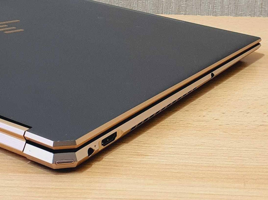 Сенсорный ноутбук HP Spectre x360 15-df1033dx Dark Silver