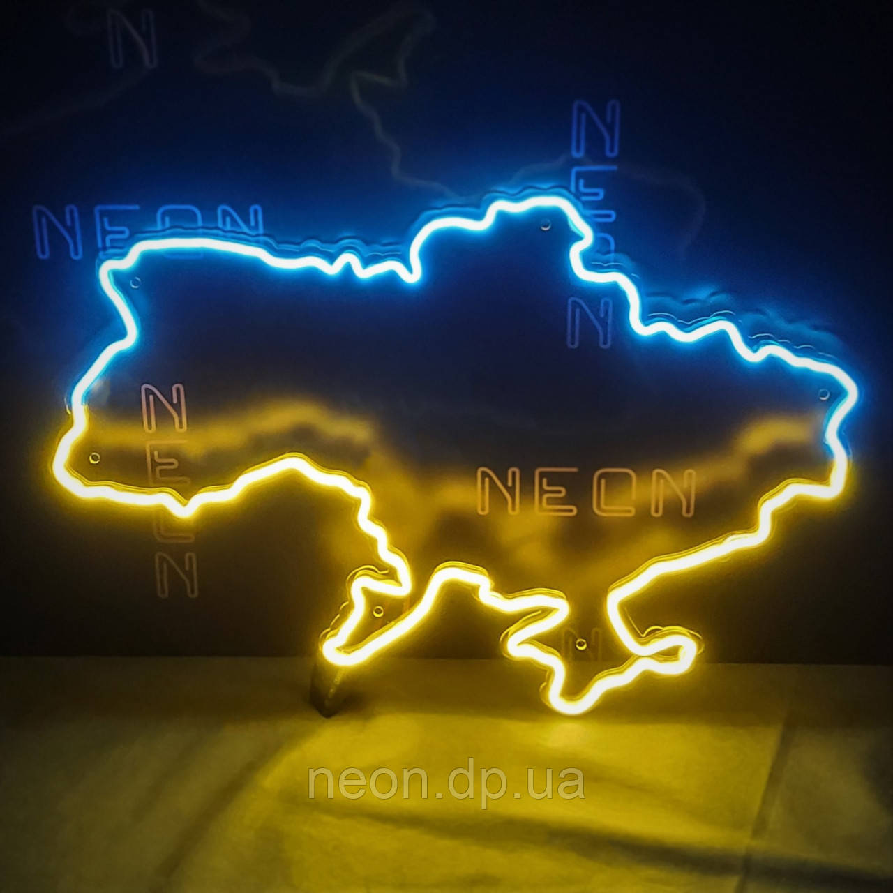 Неонова вивіска "Карта України"