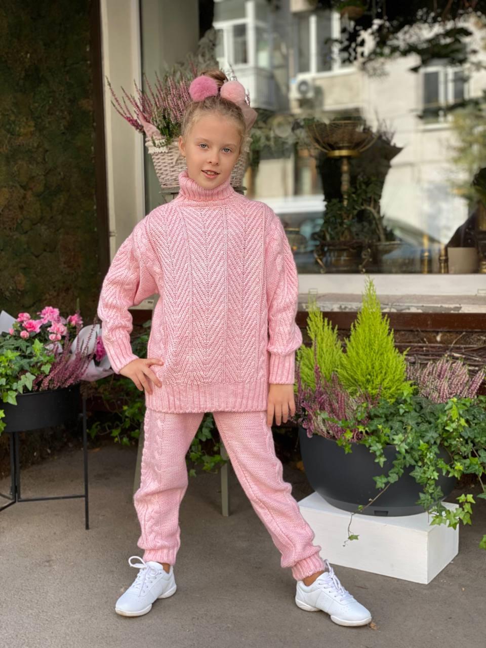 Рожевий в'язаний костюм для дівчинки р. 122-158