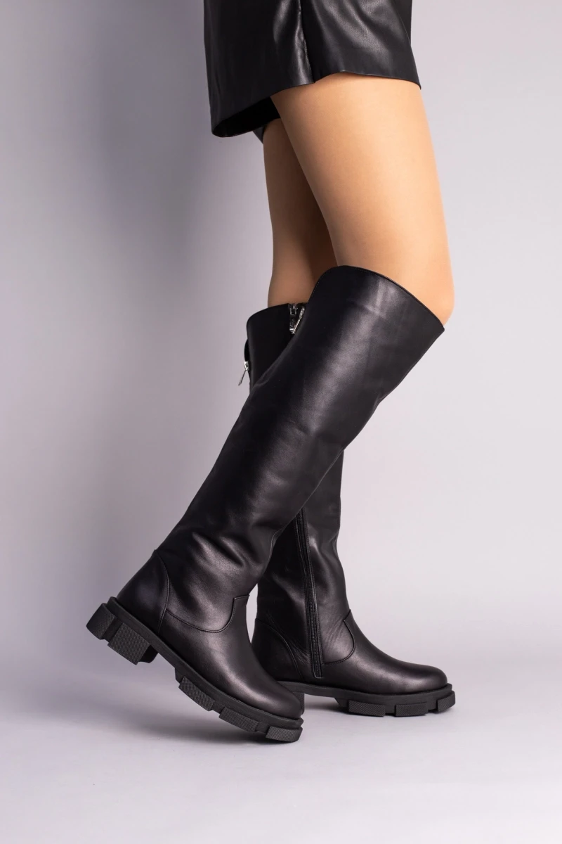 Жіночі зимові Ботфорти ShoesBand Чорні натуральні шкіряні на підборах на вузьку ногу всередині напіввовна 41 (27 см) (Ѕ67691е)