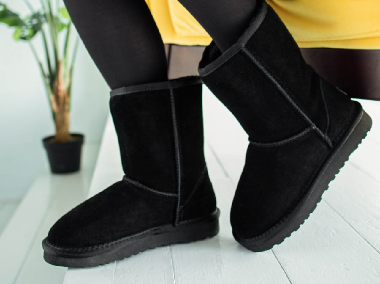 Жіночі черевики UGG Classic Short Boot Black 5800, фото 1