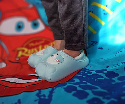 Блакитні дитячі КРОКСИ з утепленням "лапки" непромокні BLUE Crocs сліпони капці для вулиці осінь зима, фото 3