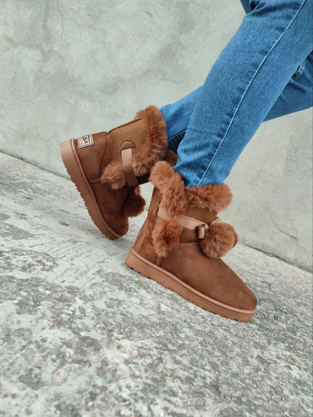 Рыжие угги UGG CAMEL с меховой опушкой лентой и помпонами женские эко замша, фото 1