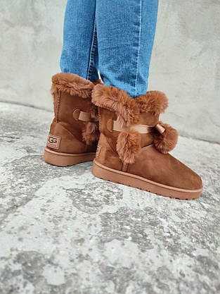 Рыжие угги UGG CAMEL с меховой опушкой лентой и помпонами женские эко замша, фото 5