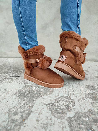 Рыжие угги UGG CAMEL с меховой опушкой лентой и помпонами женские эко замша, фото 6